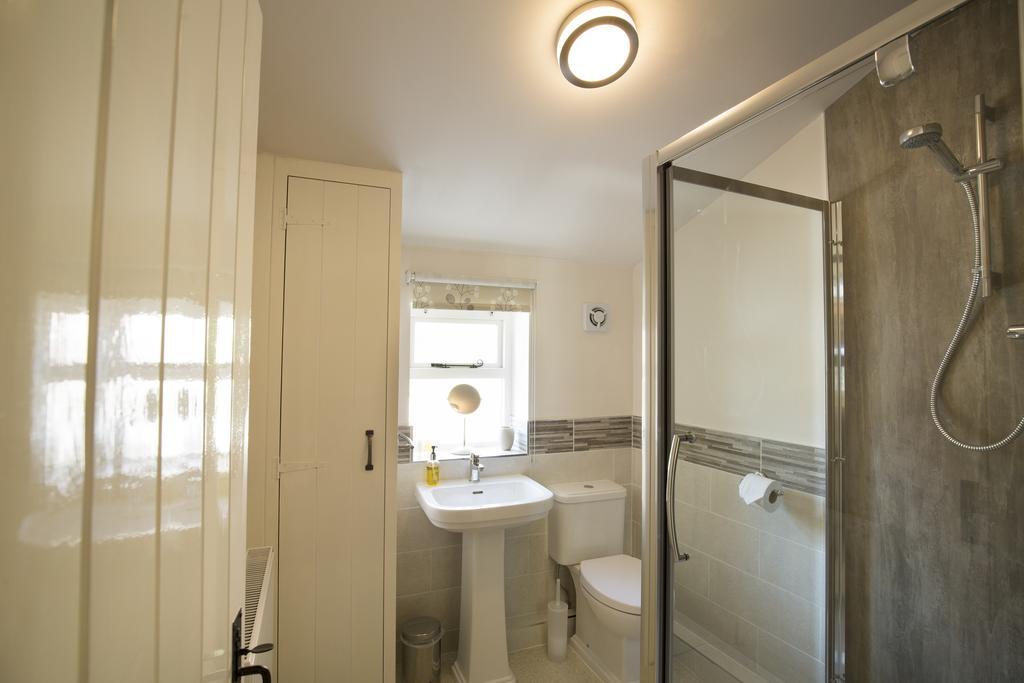 Bramwood Cottages Pickering Room photo